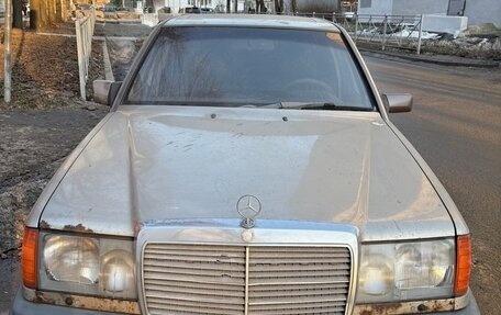 Mercedes-Benz W124, 1985 год, 130 000 рублей, 1 фотография