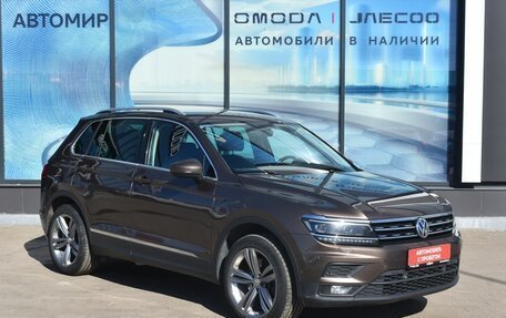 Volkswagen Tiguan II, 2018 год, 2 555 000 рублей, 3 фотография