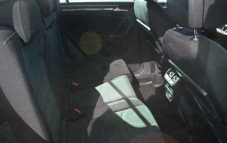 Volkswagen Tiguan II, 2018 год, 2 555 000 рублей, 11 фотография