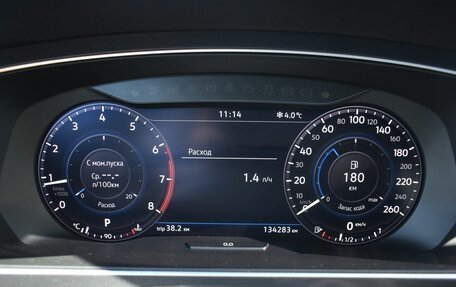 Volkswagen Tiguan II, 2018 год, 2 555 000 рублей, 15 фотография