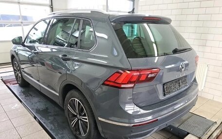 Volkswagen Tiguan II, 2022 год, 2 272 000 рублей, 4 фотография