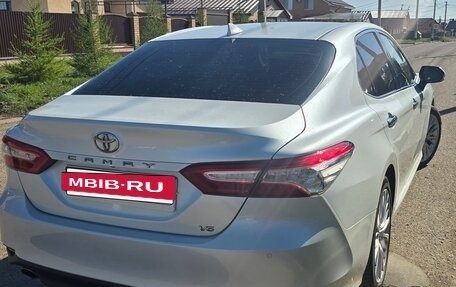 Toyota Camry, 2019 год, 3 450 000 рублей, 10 фотография