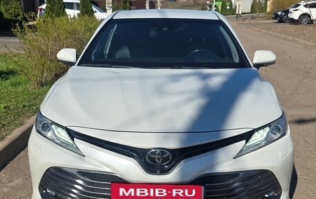 Toyota Camry, 2019 год, 3 450 000 рублей, 13 фотография