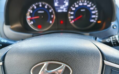 Hyundai Solaris II рестайлинг, 2015 год, 800 000 рублей, 5 фотография