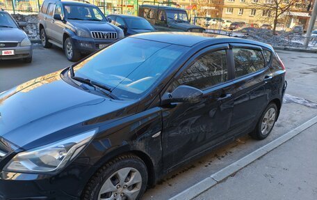 Hyundai Solaris II рестайлинг, 2015 год, 800 000 рублей, 4 фотография