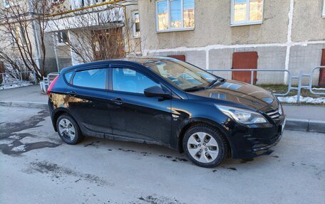 Hyundai Solaris II рестайлинг, 2015 год, 800 000 рублей, 2 фотография