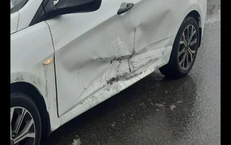 Hyundai Solaris II рестайлинг, 2015 год, 780 000 рублей, 2 фотография