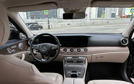 Mercedes-Benz E-Класс, 2017 год, 2 150 000 рублей, 4 фотография