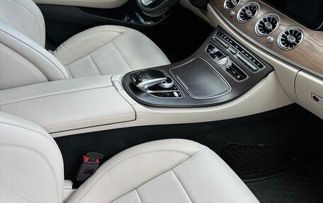 Mercedes-Benz E-Класс, 2017 год, 2 150 000 рублей, 3 фотография