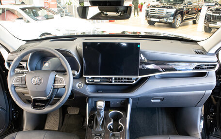 Toyota Highlander, 2026 год, 9 фотография