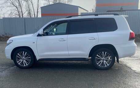 Toyota Land Cruiser 200, 2010 год, 2 770 000 рублей, 7 фотография