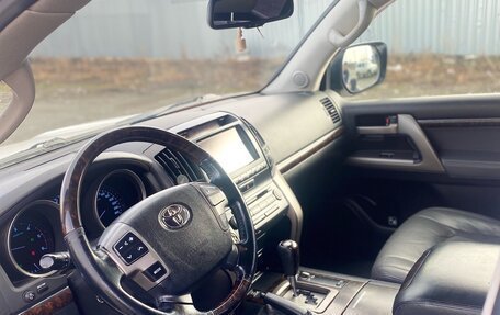 Toyota Land Cruiser 200, 2010 год, 2 770 000 рублей, 9 фотография