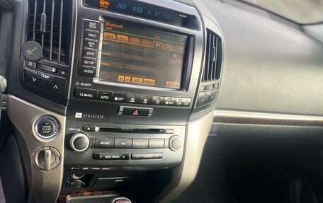 Toyota Land Cruiser 200, 2010 год, 2 770 000 рублей, 10 фотография