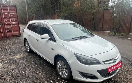 Opel Astra J, 2013 год, 585 000 рублей, 2 фотография