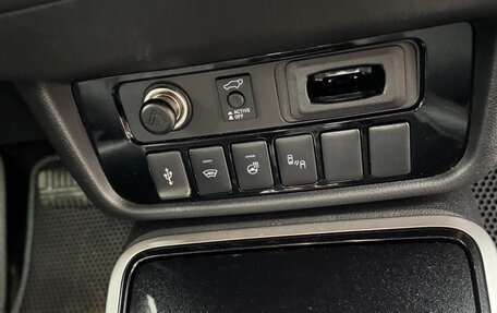 Mitsubishi Outlander III рестайлинг 3, 2020 год, 2 800 000 рублей, 18 фотография