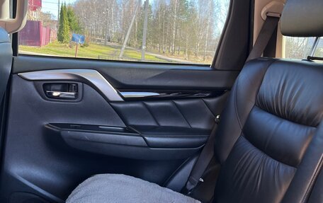 Mitsubishi Pajero Sport III рестайлинг, 2019 год, 3 100 000 рублей, 9 фотография