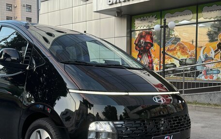 Hyundai Staria, 2024 год, 5 950 000 рублей, 4 фотография