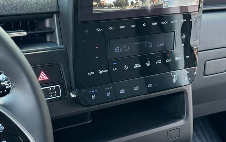 Hyundai Staria, 2024 год, 5 950 000 рублей, 13 фотография