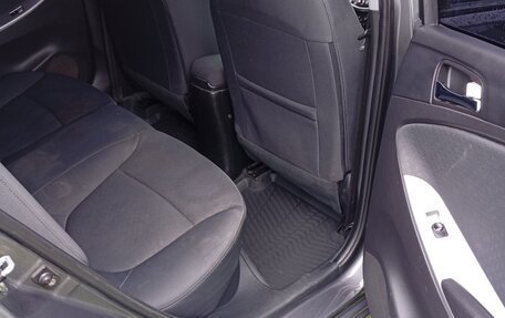 Hyundai Solaris II рестайлинг, 2013 год, 1 000 000 рублей, 3 фотография