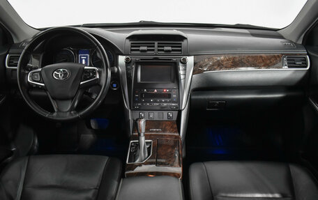 Toyota Camry, 2016 год, 1 990 000 рублей, 13 фотография