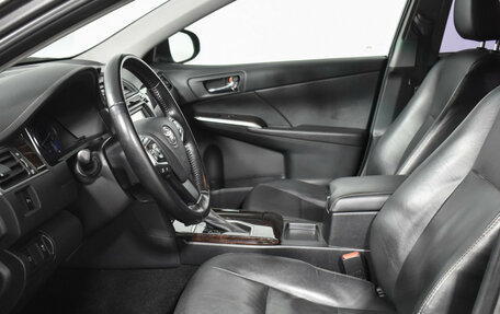 Toyota Camry, 2016 год, 1 990 000 рублей, 10 фотография