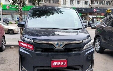 Toyota Voxy III, 2019 год, 1 990 000 рублей, 1 фотография