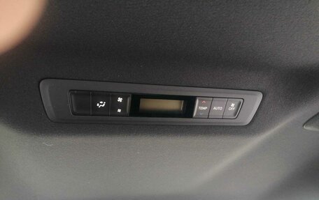 Toyota Voxy III, 2019 год, 1 990 000 рублей, 3 фотография