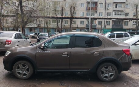 Renault Logan II, 2019 год, 1 070 000 рублей, 2 фотография
