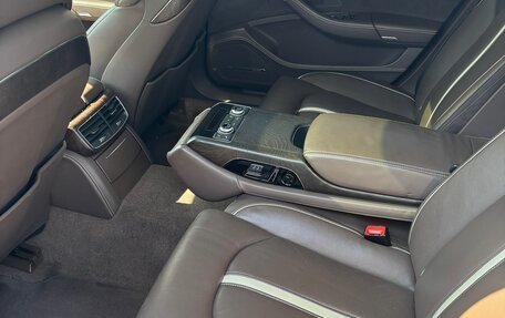Audi A8, 2012 год, 1 560 000 рублей, 10 фотография