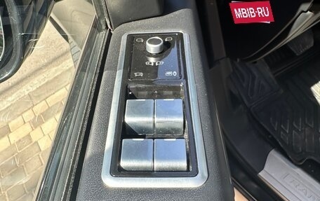 Land Rover Range Rover IV рестайлинг, 2015 год, 4 500 000 рублей, 17 фотография