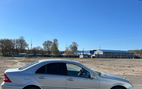 Mercedes-Benz C-Класс, 2003 год, 390 000 рублей, 3 фотография