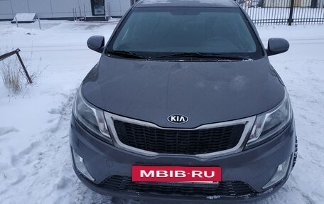 KIA Rio III рестайлинг, 2013 год, 1 100 000 рублей, 4 фотография