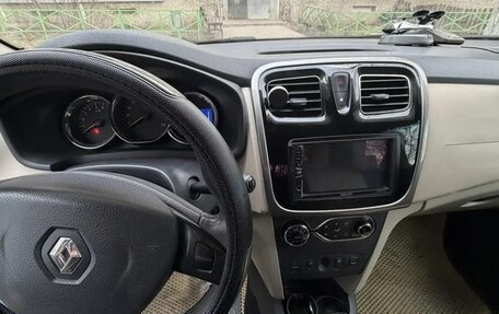 Renault Logan II, 2016 год, 680 000 рублей, 3 фотография