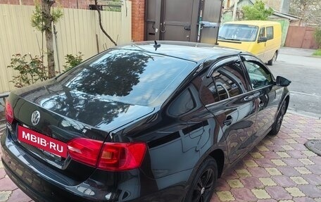 Volkswagen Jetta VI, 2013 год, 995 000 рублей, 14 фотография