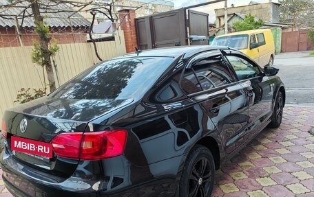 Volkswagen Jetta VI, 2013 год, 995 000 рублей, 4 фотография