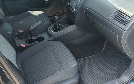 Volkswagen Jetta VI, 2013 год, 995 000 рублей, 22 фотография