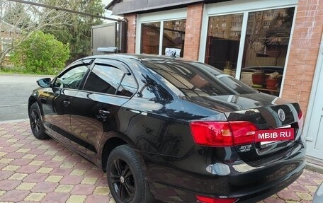 Volkswagen Jetta VI, 2013 год, 995 000 рублей, 3 фотография