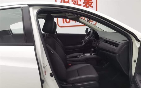 Honda Vezel, 2021 год, 1 350 000 рублей, 9 фотография