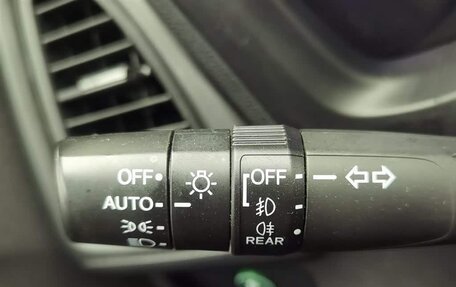 Honda Vezel, 2021 год, 1 350 000 рублей, 14 фотография