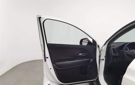 Honda Vezel, 2021 год, 1 350 000 рублей, 19 фотография