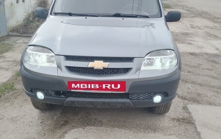 Chevrolet Niva I рестайлинг, 2016 год, 530 000 рублей, 3 фотография