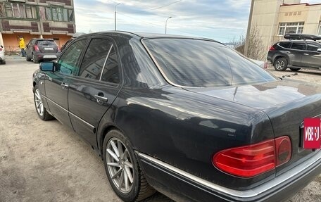 Mercedes-Benz E-Класс, 1997 год, 320 000 рублей, 6 фотография