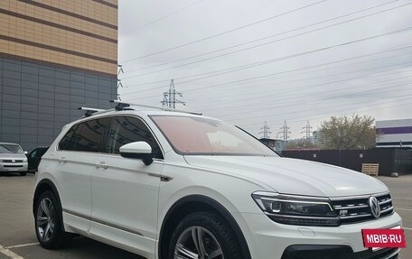 Volkswagen Tiguan II, 2019 год, 2 850 000 рублей, 2 фотография