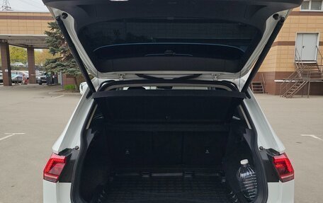 Volkswagen Tiguan II, 2019 год, 2 850 000 рублей, 13 фотография