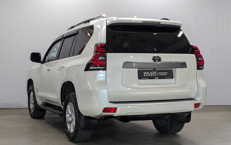 Toyota Land Cruiser Prado 150 рестайлинг 2, 2020 год, 6 175 000 рублей, 7 фотография