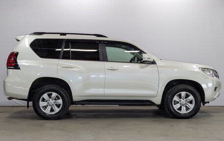 Toyota Land Cruiser Prado 150 рестайлинг 2, 2020 год, 6 175 000 рублей, 4 фотография