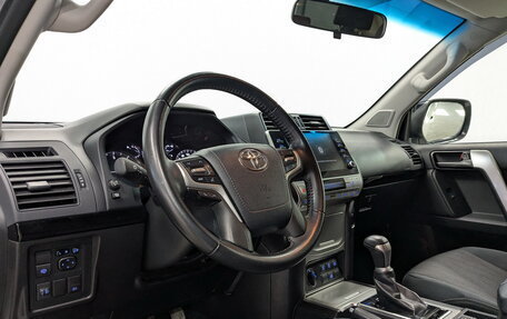 Toyota Land Cruiser Prado 150 рестайлинг 2, 2020 год, 6 175 000 рублей, 16 фотография