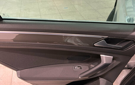 Volkswagen Tiguan II, 2018 год, 2 599 000 рублей, 14 фотография