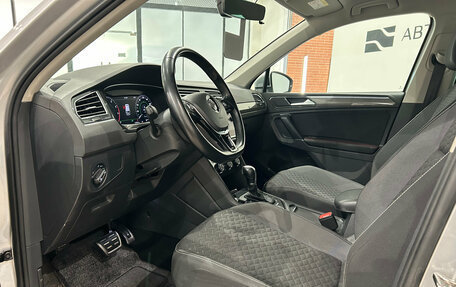 Volkswagen Tiguan II, 2018 год, 2 599 000 рублей, 15 фотография