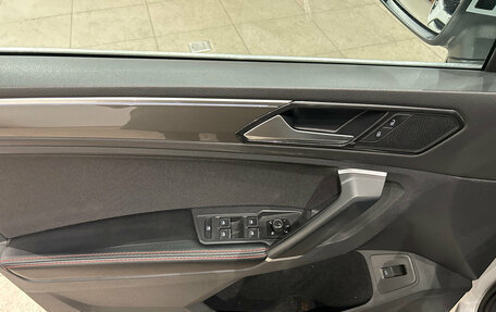 Volkswagen Tiguan II, 2018 год, 2 599 000 рублей, 16 фотография